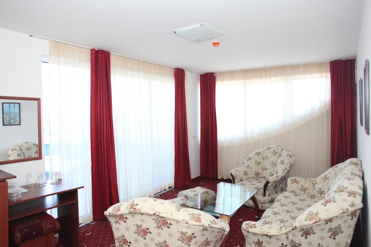 Отель Ribarska Sreshta Family Hotel Царево