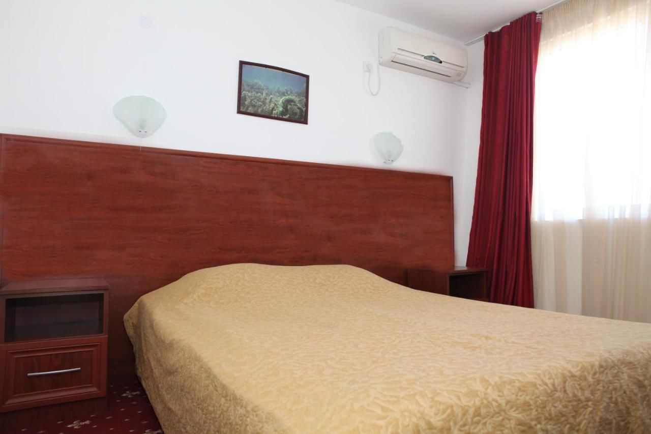 Отель Ribarska Sreshta Family Hotel Царево